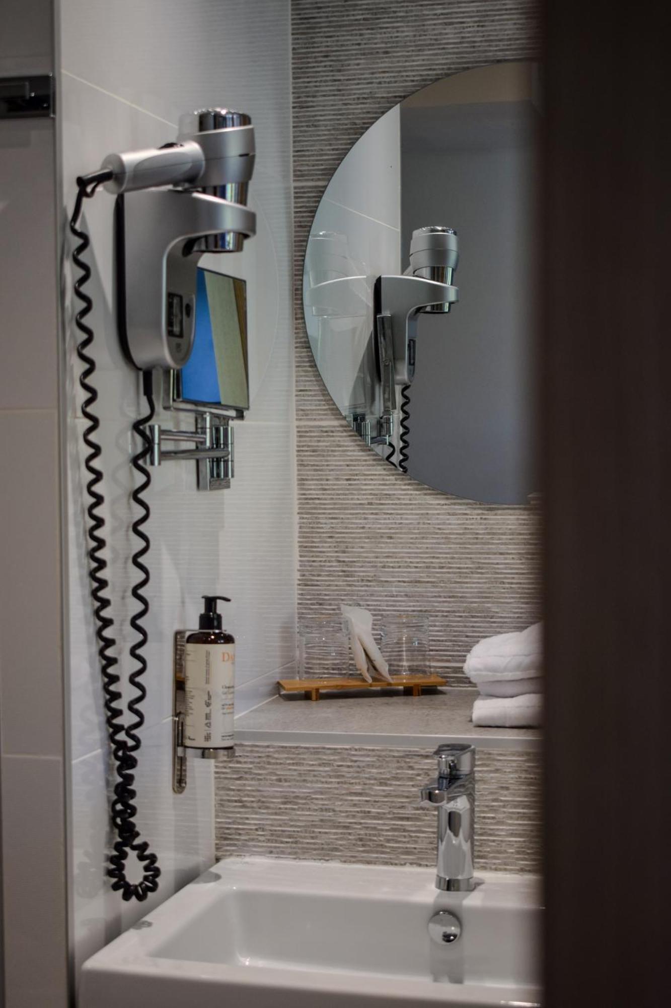 Best Western Plus Hotel La Rade Каси Экстерьер фото